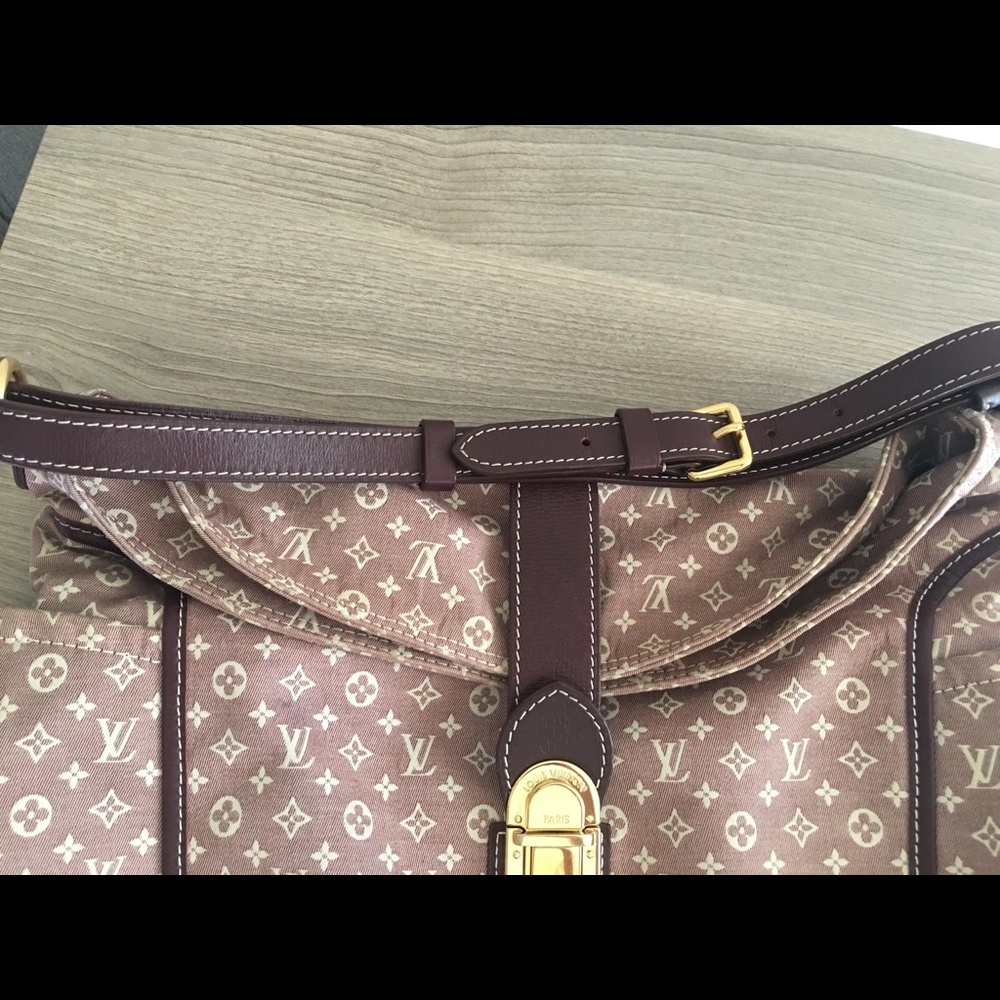 Handbags - Picture 5 of 5
